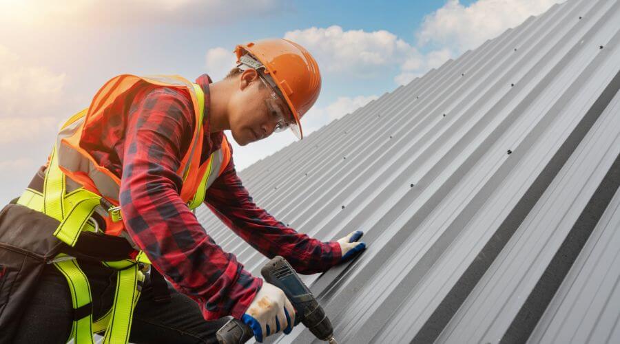 Professional gutter cleaning in Centereach, NY
